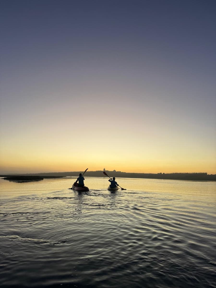 Kayak au coucher du soleil sur la lagune de Oualidia
